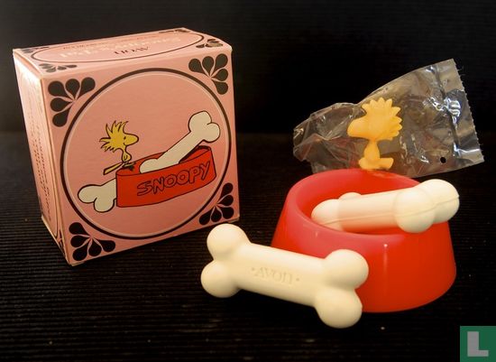 Snoopy's pal soap dish & soap - Image 1