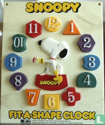 Snoopy fit.a.shape clock