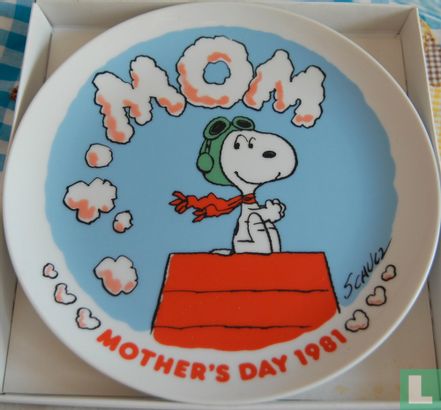 Peanuts Mother's day plate - Image 1
