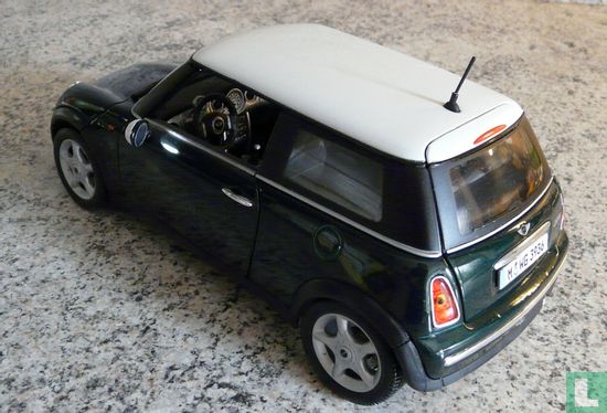 Mini Cooper - Image 2