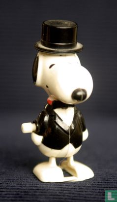 Snoopy in tuxedo - Image 1