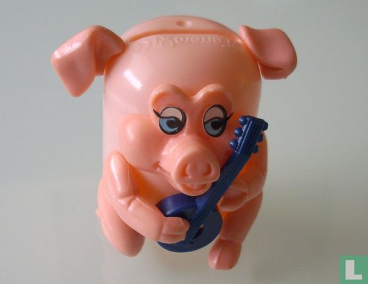 Pig with banjo