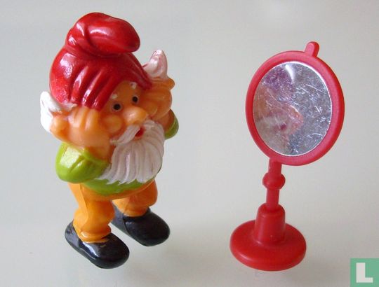 Gnome with mirror - Image 1