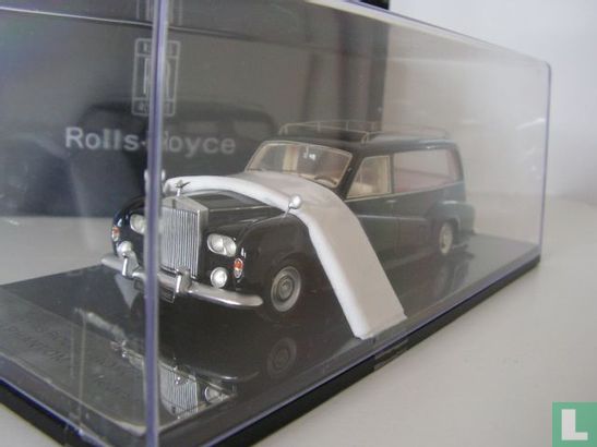 Rolls-Royce Phantom V Hearse - Image 2