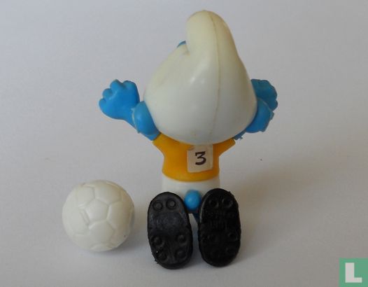 Football Smurf - Image 2