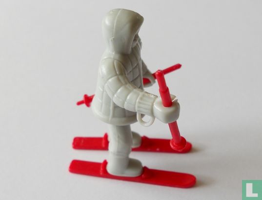 Eskimo on Skies - Image 2