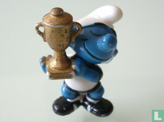 Smurf football with cup