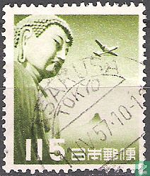 Buddha von Kamakura und DC4 Flugzeuge