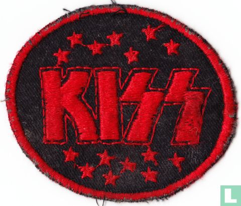 Kiss - zwart/rood logo patch rond