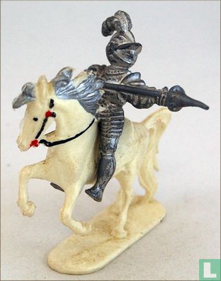 Chevalier avec lance de côté - Image 2