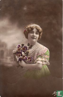 Jonge vrouw met bloemen