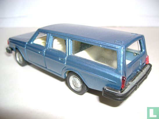 Volvo 245 DL - Image 2