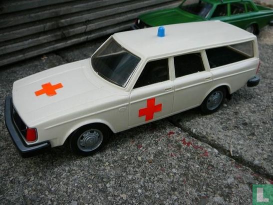 Volvo 245 GL Ambulance - Bild 1