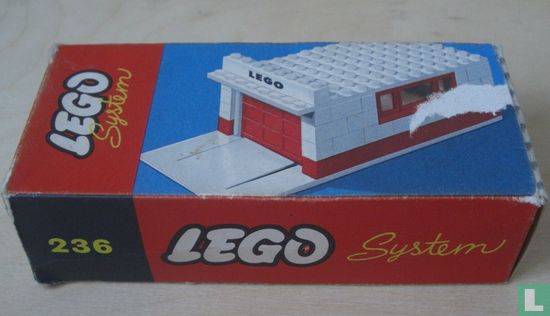 Lego 236 Garage with Automatic Door