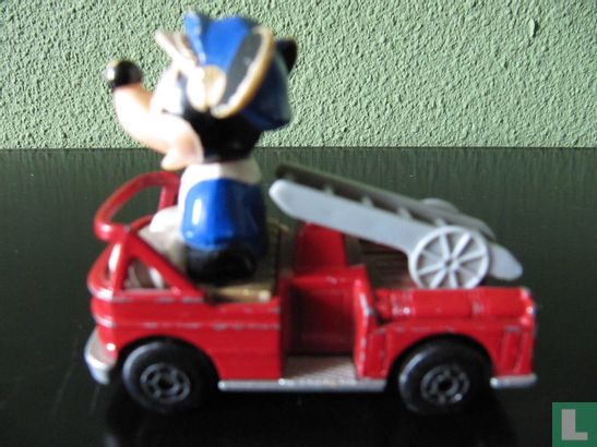 Mickey Mouse in brandweerauto - Afbeelding 2