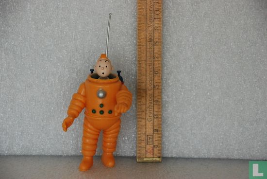 Tintin in space suit