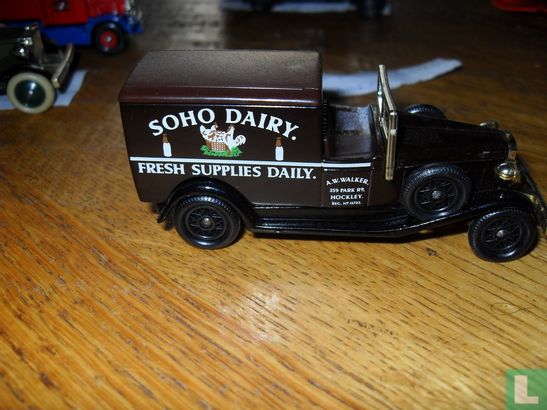 Packard Town Van 'Soho Dairy'