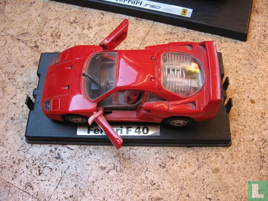 Ferrari F40 - Bild 2