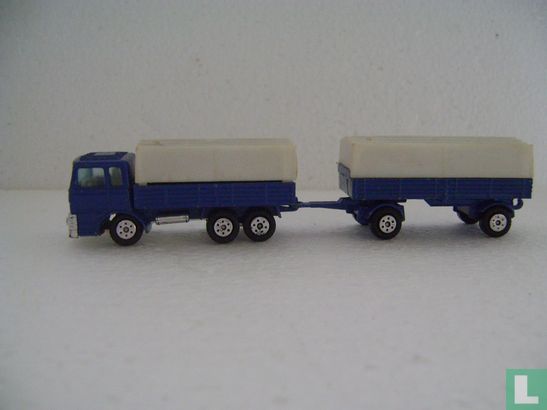 Ford vrachtwagen met aanhanger - Afbeelding 1