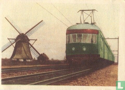 Trein op een der vele Nederlandse geëlectrificeerde baanvakken. - Image 1