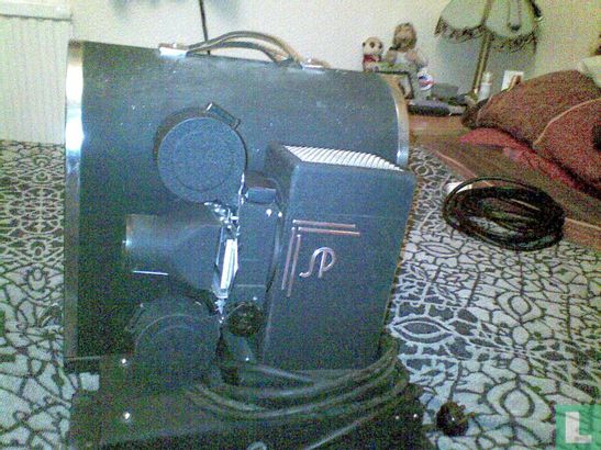 Projector - Image 1
