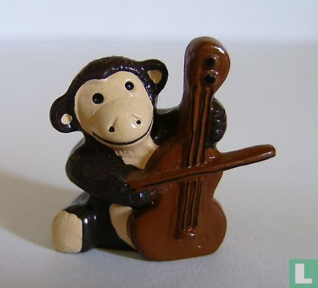 Monkey with double bass - Image 1