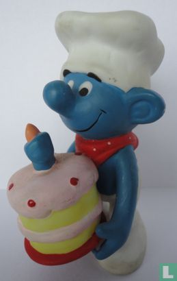 Cook smurf with cake
