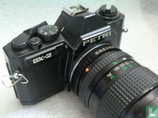 Petri GX-2 met Petri 35-70mm lens - Image 1