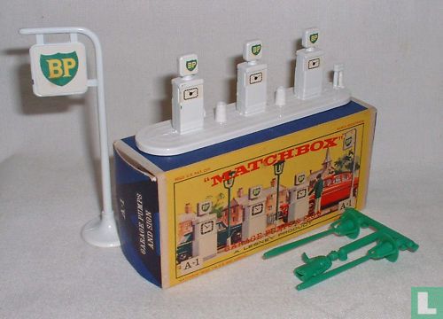 Pumps and Sign 'BP' - Afbeelding 2