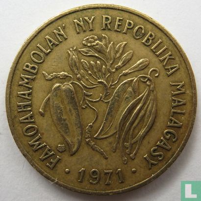 Madagascar 10 francs 1971 "FAO" - Image 1