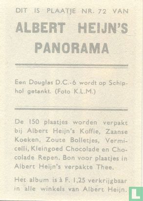 Een Douglas D.C.-6 wordt op Schiphol getankt - Afbeelding 2