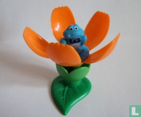 Fleur avec une grenouille