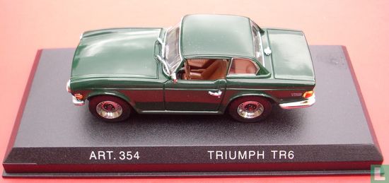 Triumph TR6 Hardtop BRG - Image 1