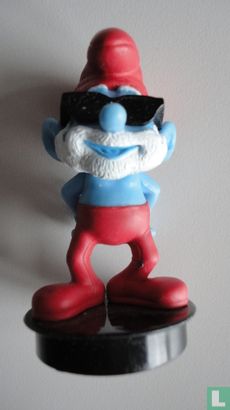 Papa Smurf with sunglasses