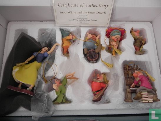WDCC Snow White and the Seven Dwarfs Ornament Set