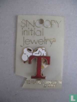 T (Snoopy) [red]
