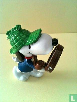 Snoopy as detective