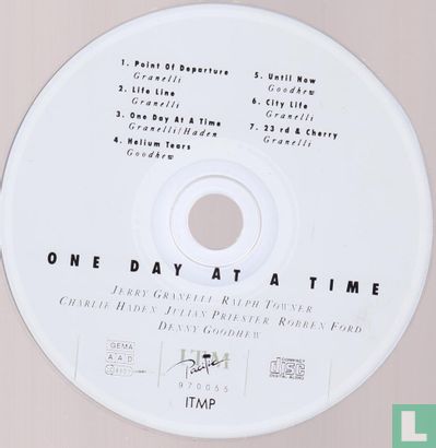 One day at a time  - Afbeelding 3