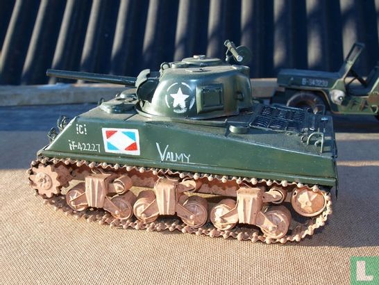 Sherman Tank - Image 2