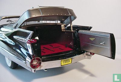 Cadillac Superior Flowercar - Image 3