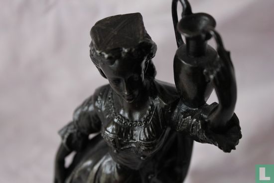  Metall-Figur auf Sockel eines Mannes mit Boot und houwel - Bild 2