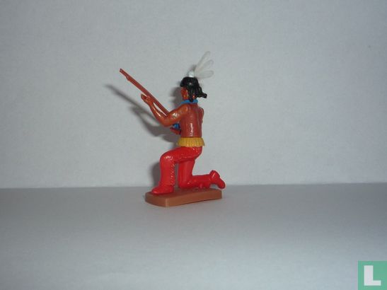 Indiaan knielend geweer in aanslag (rood) - Afbeelding 2