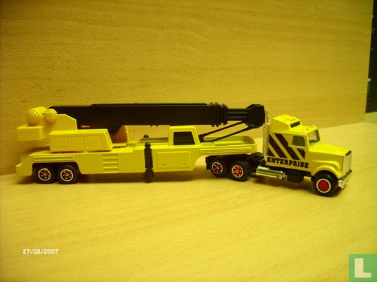 Semi-Crane Truck - Image 1