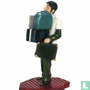 Jim Banstead carries suitcases - Bild 1
