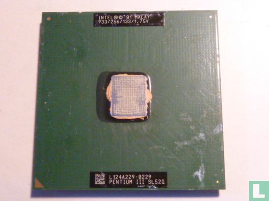 Intel - Pentium III - 933Mhz - 256 - 133 - 1.75V