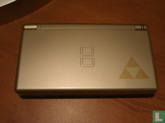 Nintendo DS Lite: Special Edition Zelda Triforce - Image 1