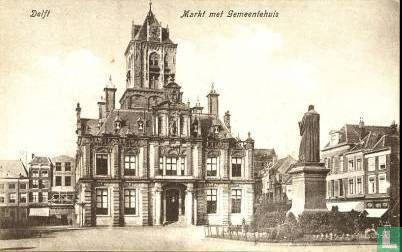 Delft - Markt met gemeentehuis
