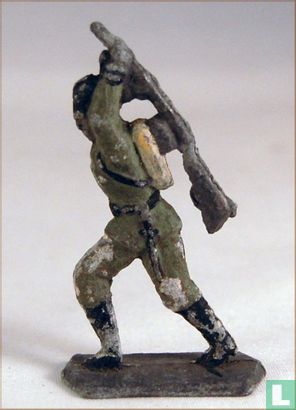 Soldat battant avec fusil - Image 1