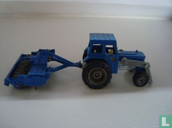 Ford Tractor - Image 2