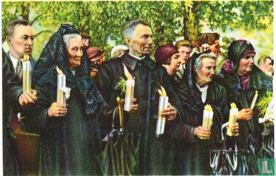 Scherpenheuvel - Bedevaartgangers volgen de Processie met hun kaarsen